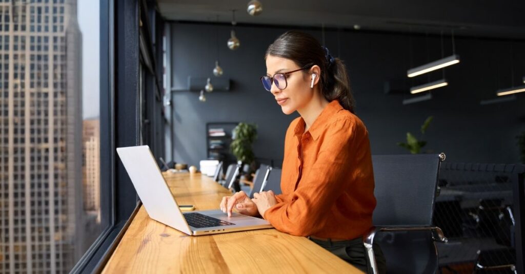 For many professionals, contracting isn’t a backup option. It can be a strategic career move that offers flexibility, exposure, and momentum.